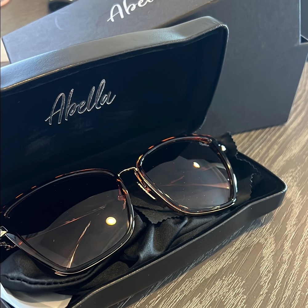 Women's Tortoise Sunglasses